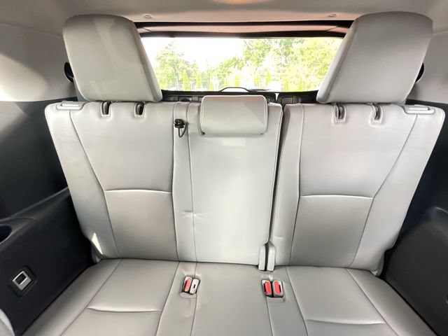 Used 2021 Toyota Highlander Limited FWD image 17