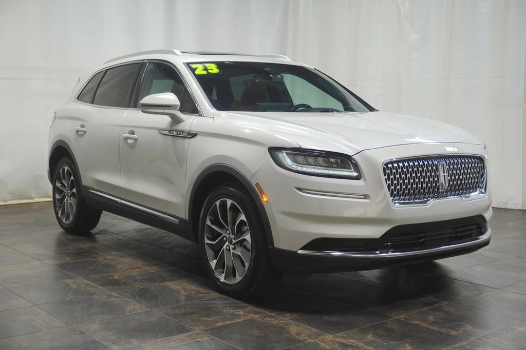 Used 2023 Lincoln Nautilus Reserve w/ Cargo Utility Package image 1