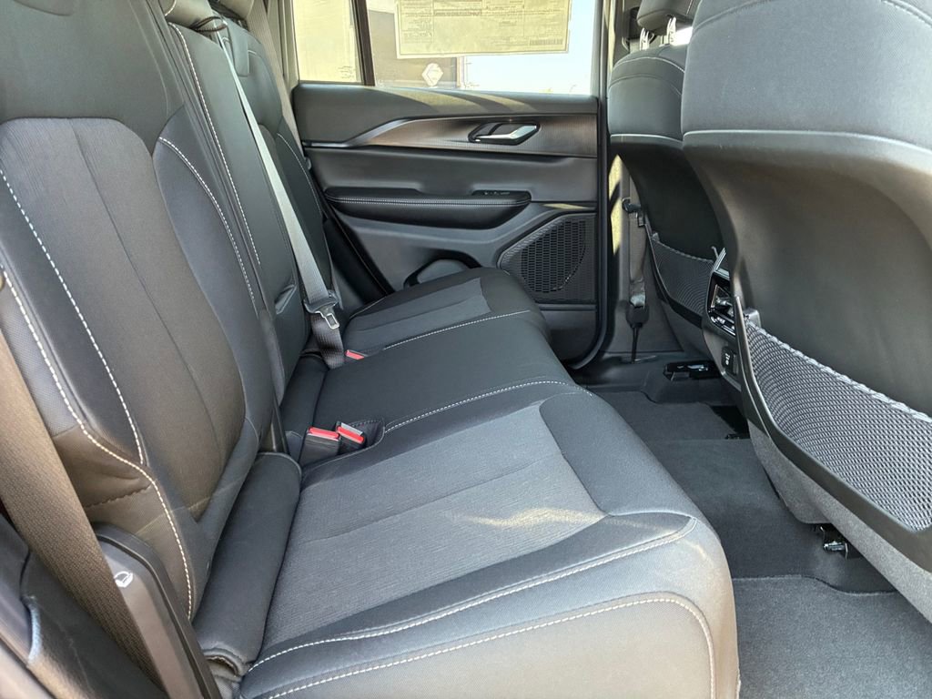 New 2026 Jeep Grand Cherokee Laredo RWD image 5