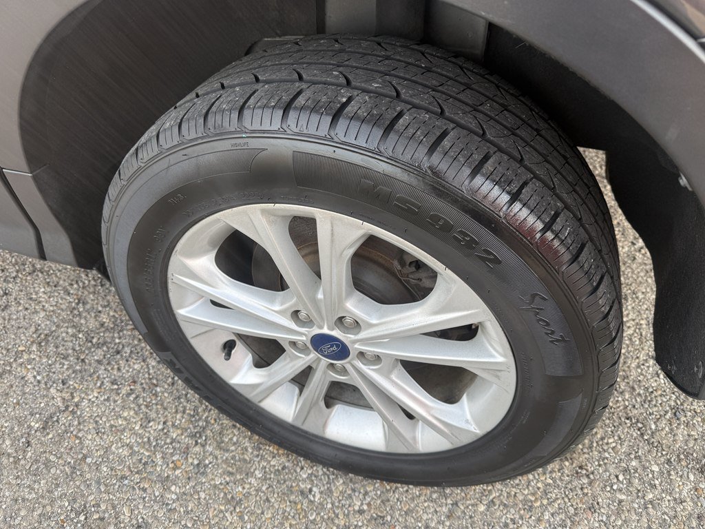 Used 2017 Ford Escape SE AWD/4WD image 9