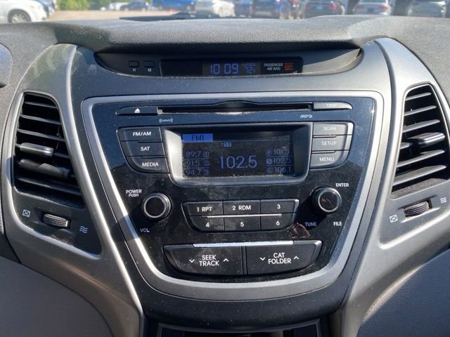 Used 2016 Hyundai Elantra SE FWD image 19