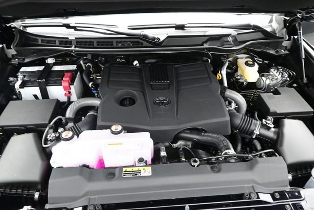 New 2026 Toyota Tundra Limited AWD/4WD image 17