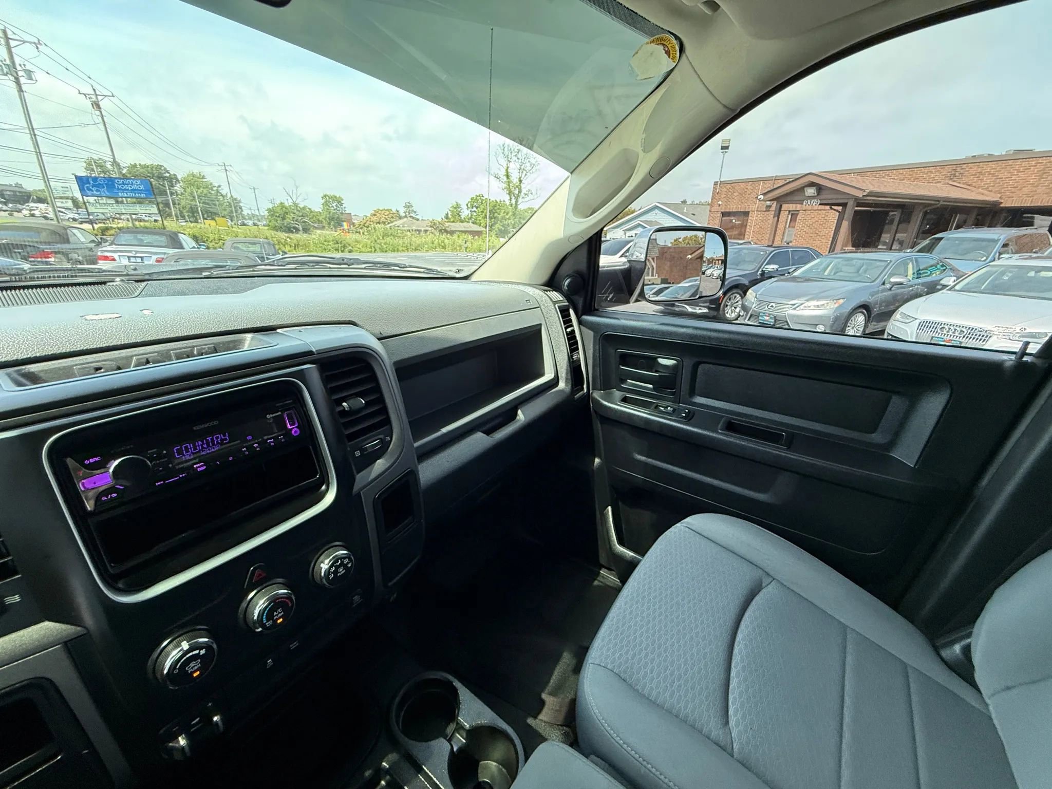 Used 2013 RAM 2500 Tradesman w/ Chrome Appearance Group image 17