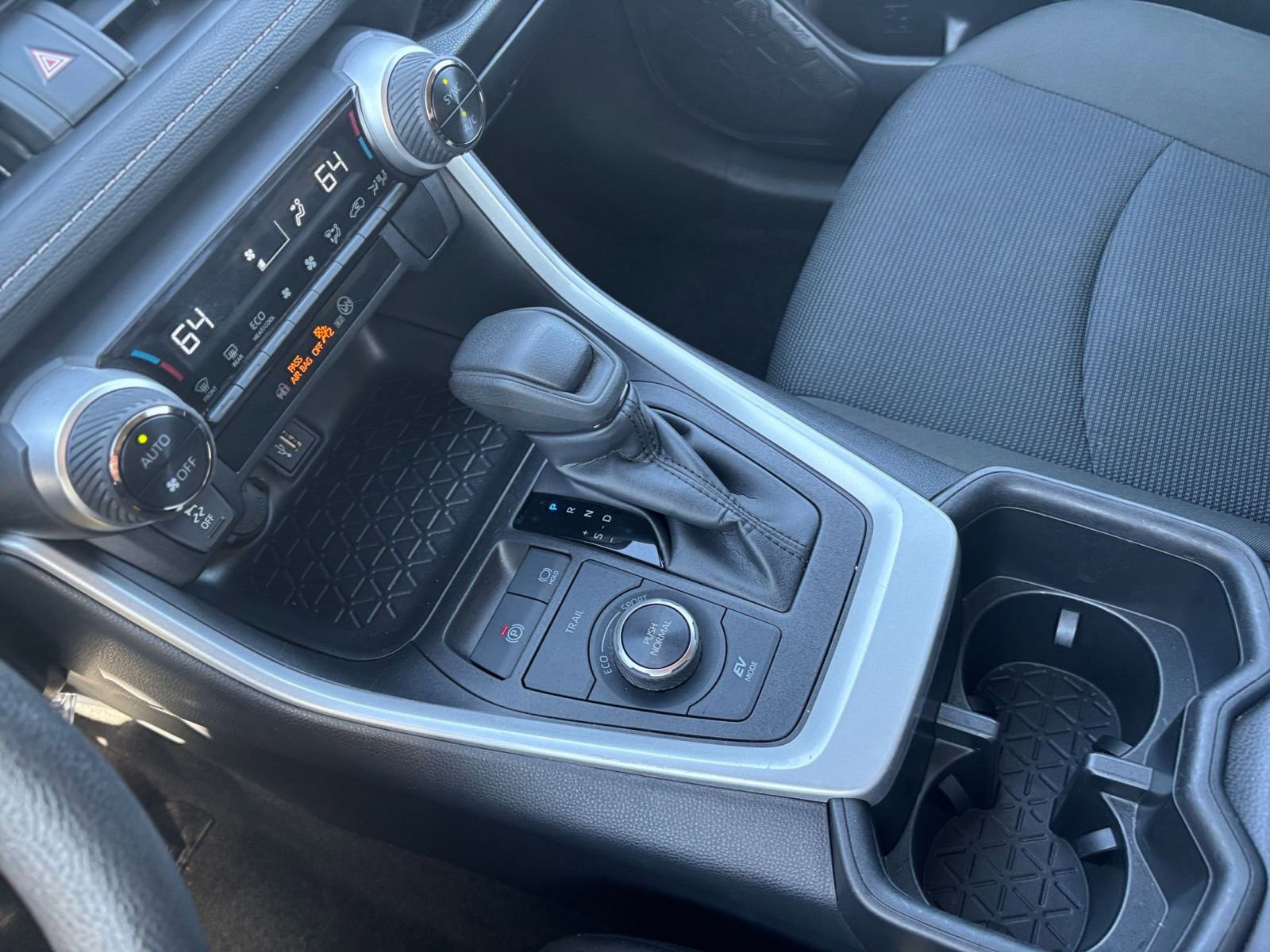 Used 2025 Toyota RAV4 LE image 40