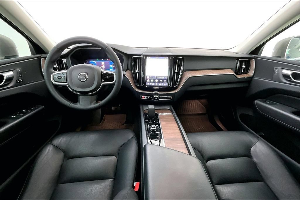 Certified 2023 Volvo XC60 B5 Plus w/ Protection Package Premier FWD image 16