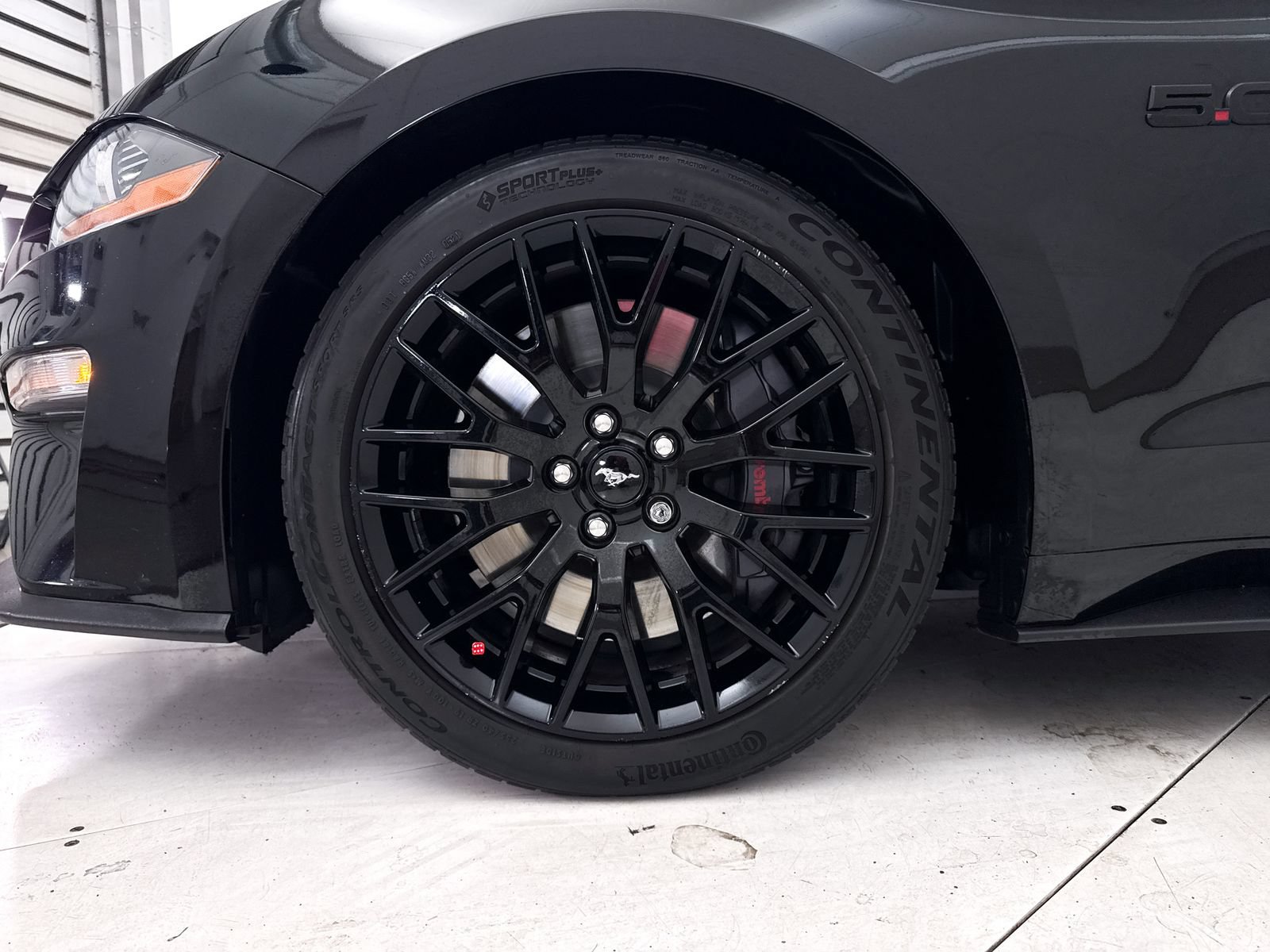 Used 2018 Ford Mustang GT Premium w/ GT Performance Package RWD image 16