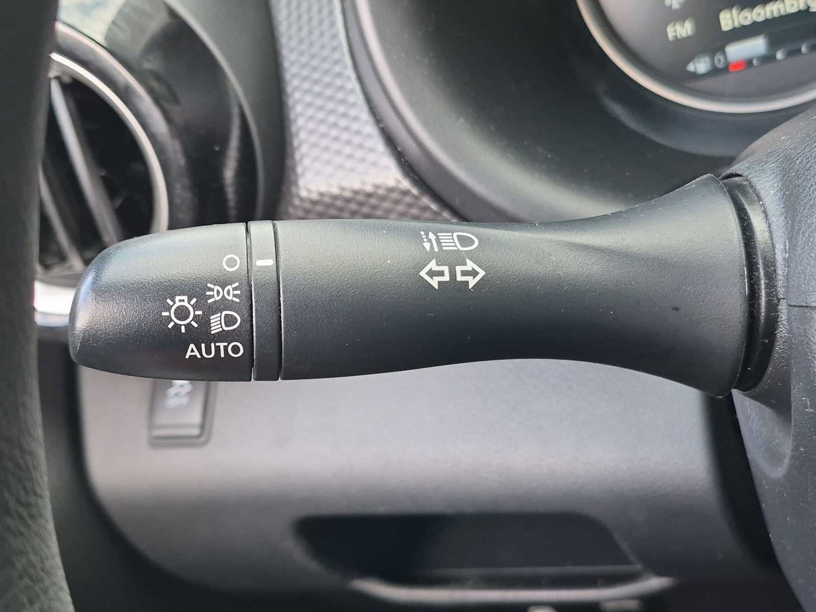 Used 2019 Nissan Kicks SV FWD image 25