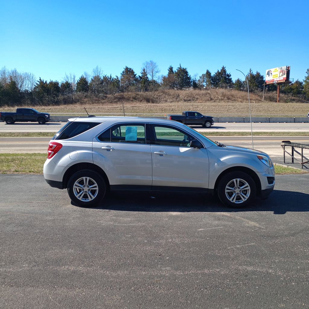 Used 2017 Chevrolet Equinox LS image 6