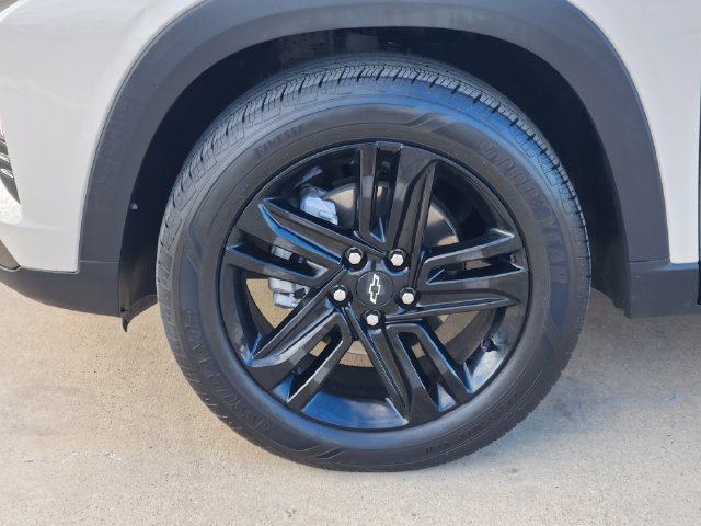Used 2026 Chevrolet Trax ACTIV FWD image 17