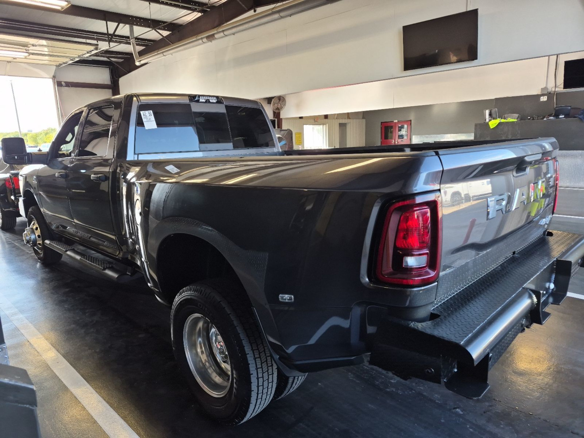 Used 2025 RAM 3500 Tradesman AWD/4WD image 3