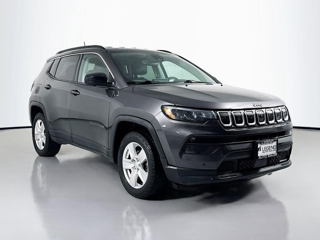 Used 2022 Jeep Compass Latitude w/ Convenience Group AWD/4WD image 3