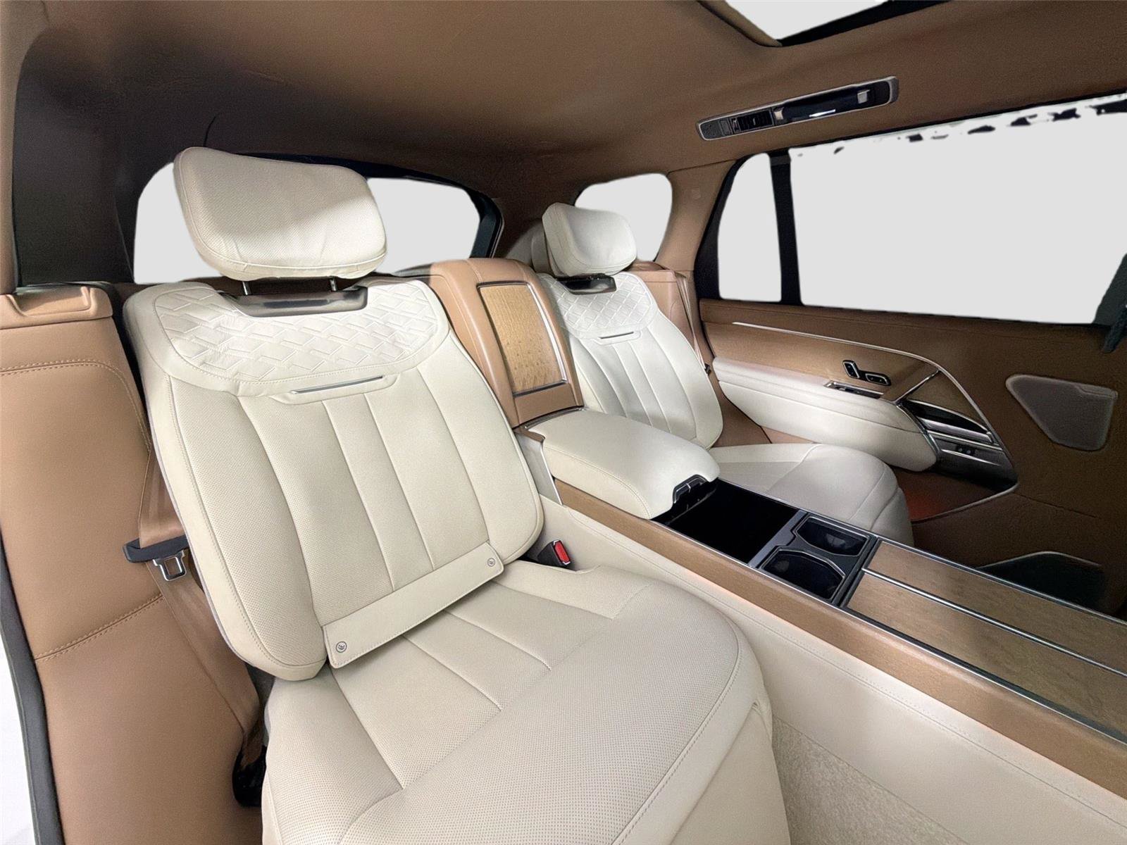 Certified 2022 Land Rover Range Rover SV AWD/4WD image 25