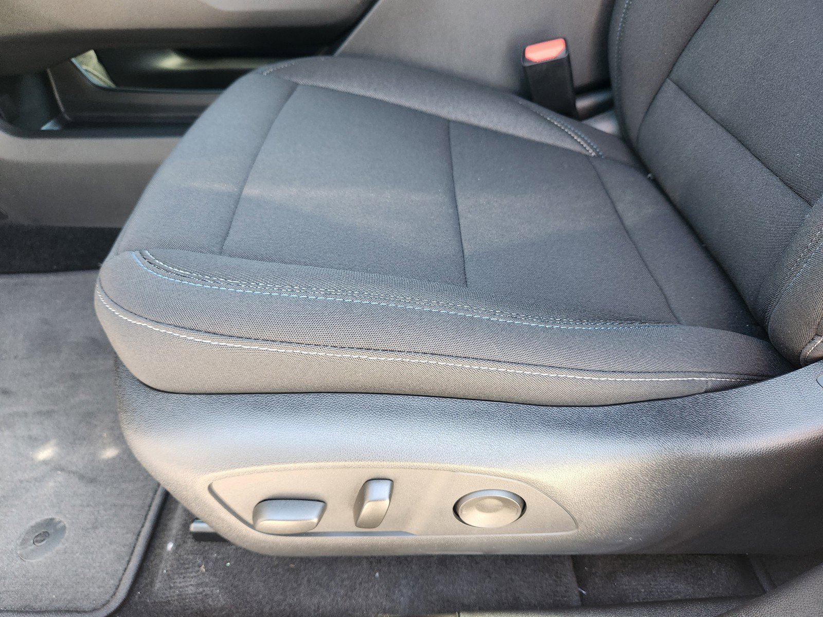 New 2026 Chevrolet Equinox EV LT w/ Comfort Package image 18