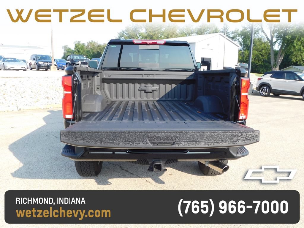 Used 2025 Chevrolet Silverado 2500 High Country w/ Technology Package AWD/4WD image 7