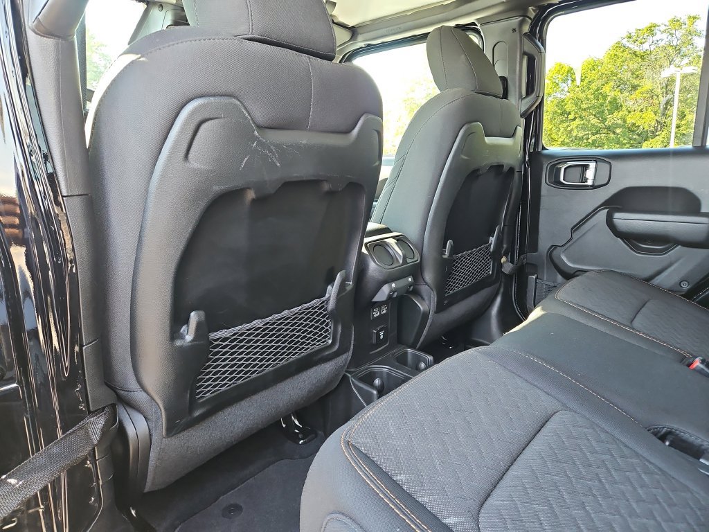 Used 2026 Jeep Gladiator Mojave AWD/4WD image 17