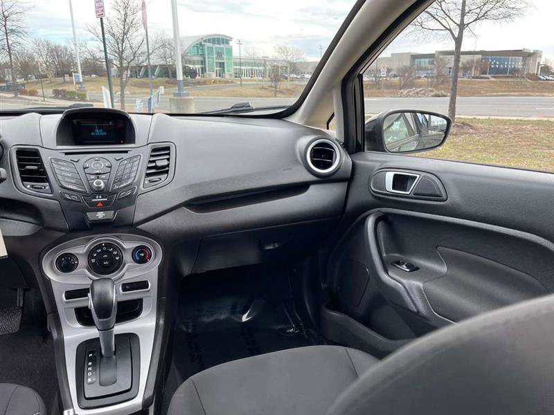 Used 2016 Ford Fiesta SE image 10