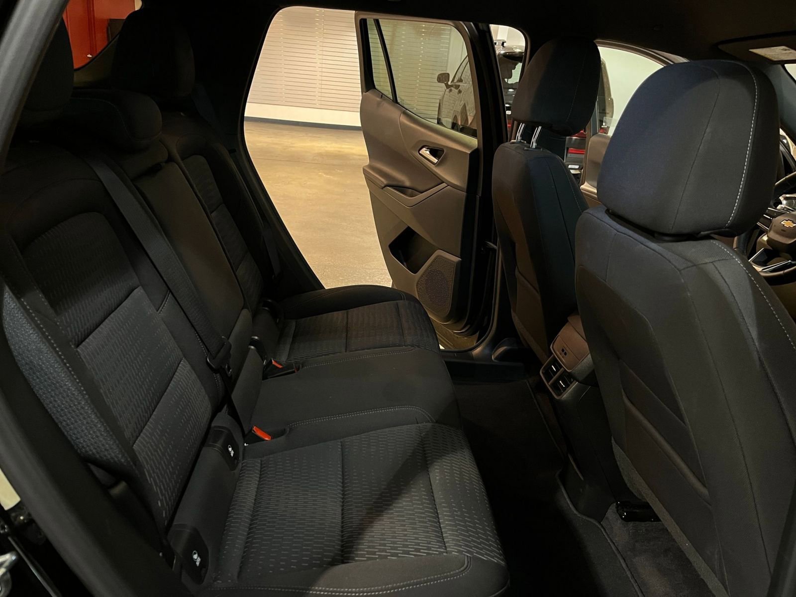 Used 2025 Chevrolet Equinox LT FWD image 37