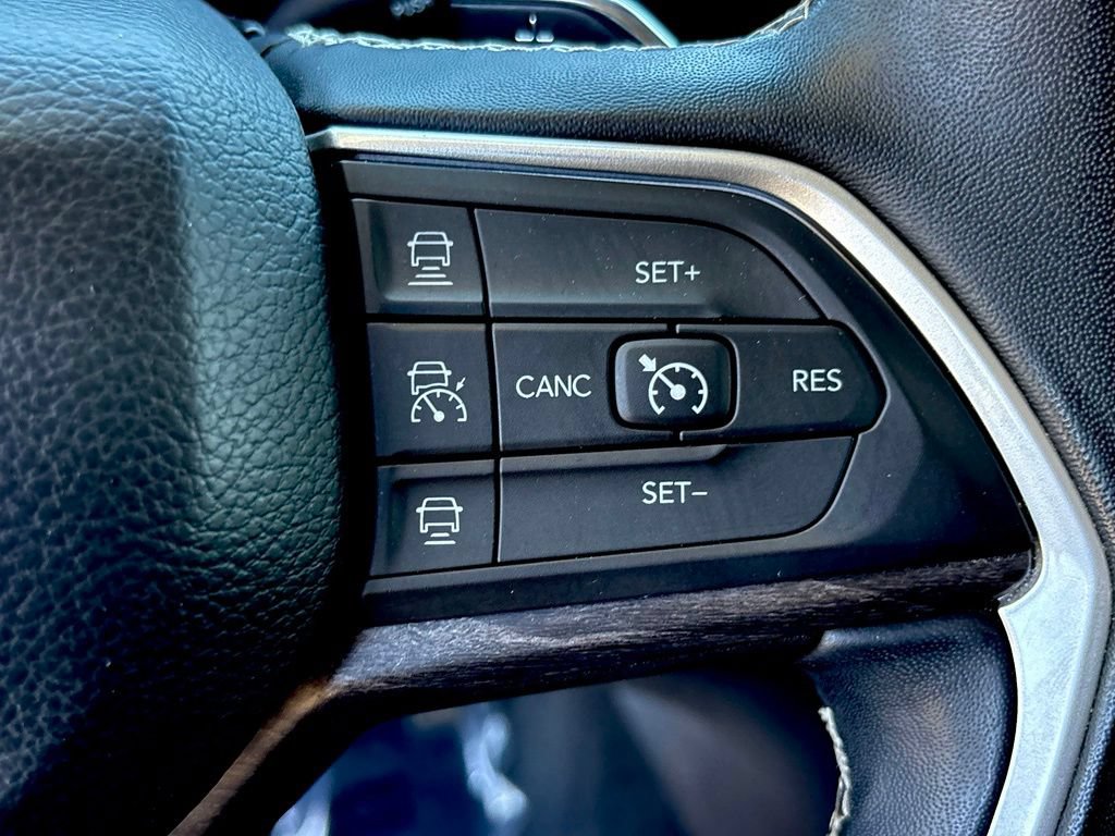 Used 2022 Jeep Grand Cherokee L Limited RWD image 22