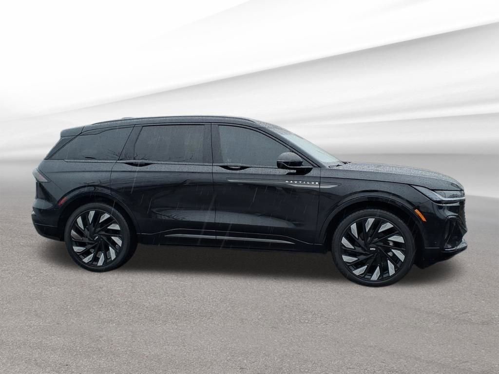 Used 2024 Lincoln Nautilus Reserve w/ Equipment Group 202A image 6