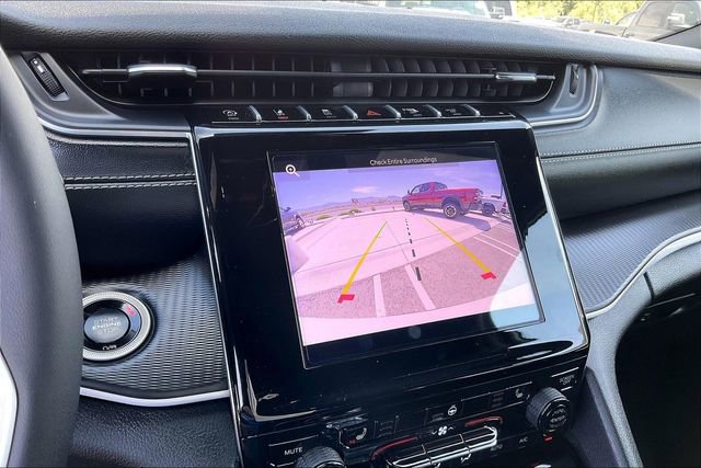 Used 2025 Jeep Grand Cherokee L Laredo w/ Luxury Tech Group I image 21