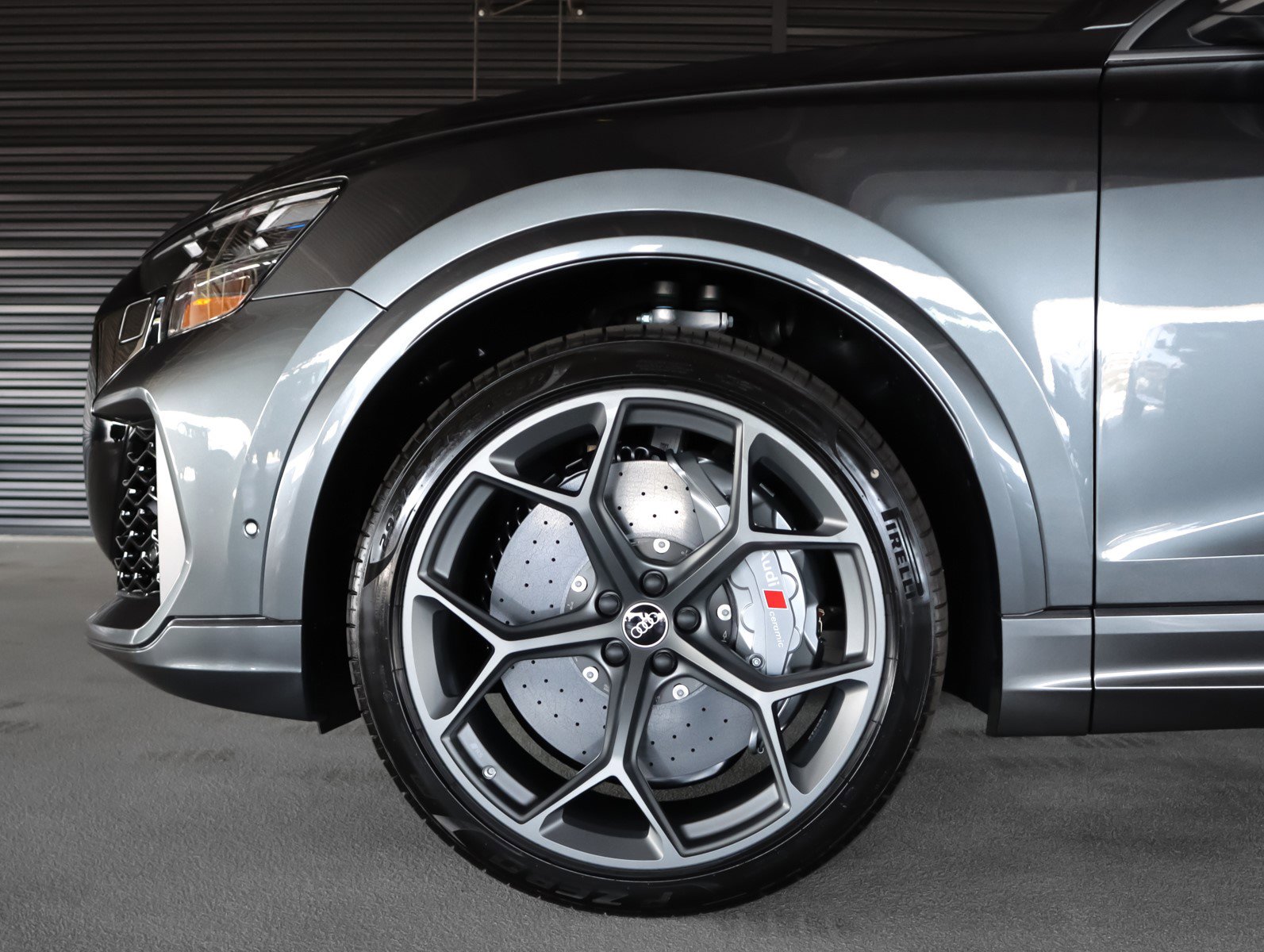 New 2025 Audi RS Q8 performance image 5
