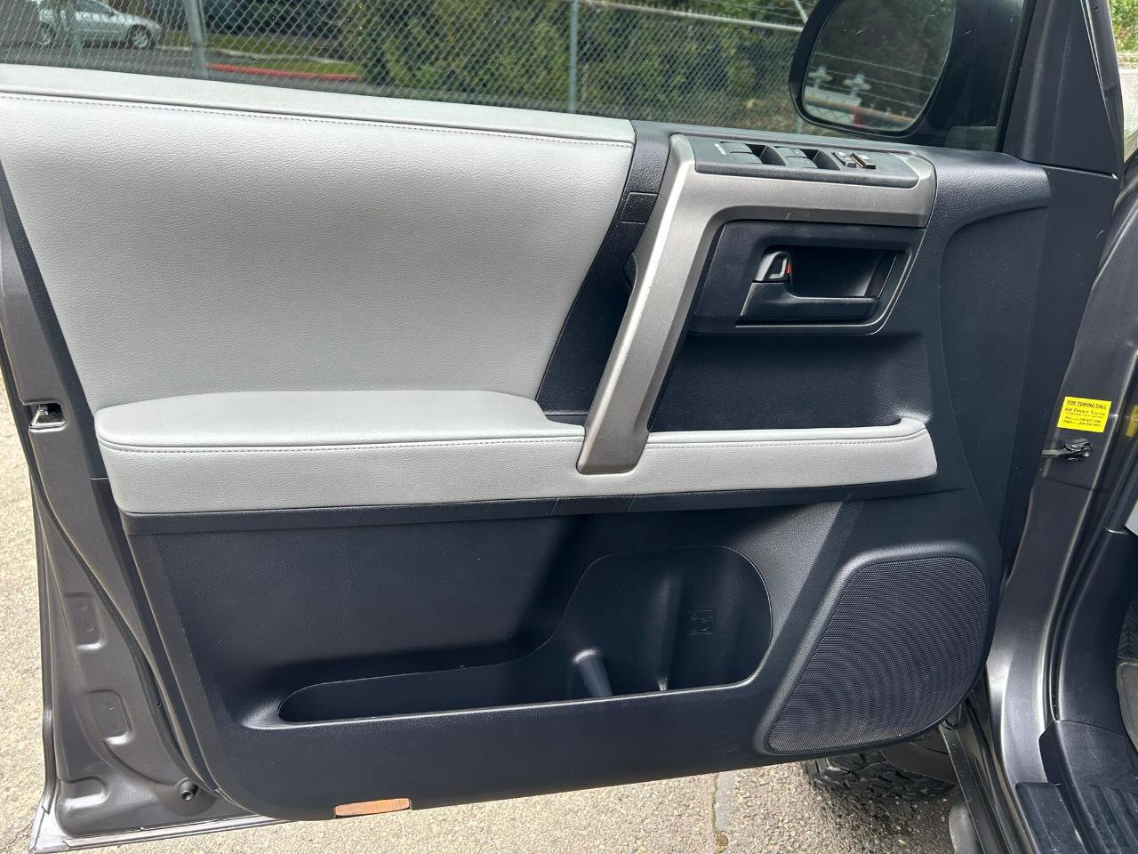 Used 2010 Toyota 4Runner SR5 AWD/4WD image 9