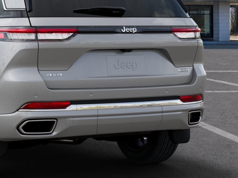 New 2025 Jeep Grand Cherokee Overland w/ Adv Protech Group III AWD/4WD image 13