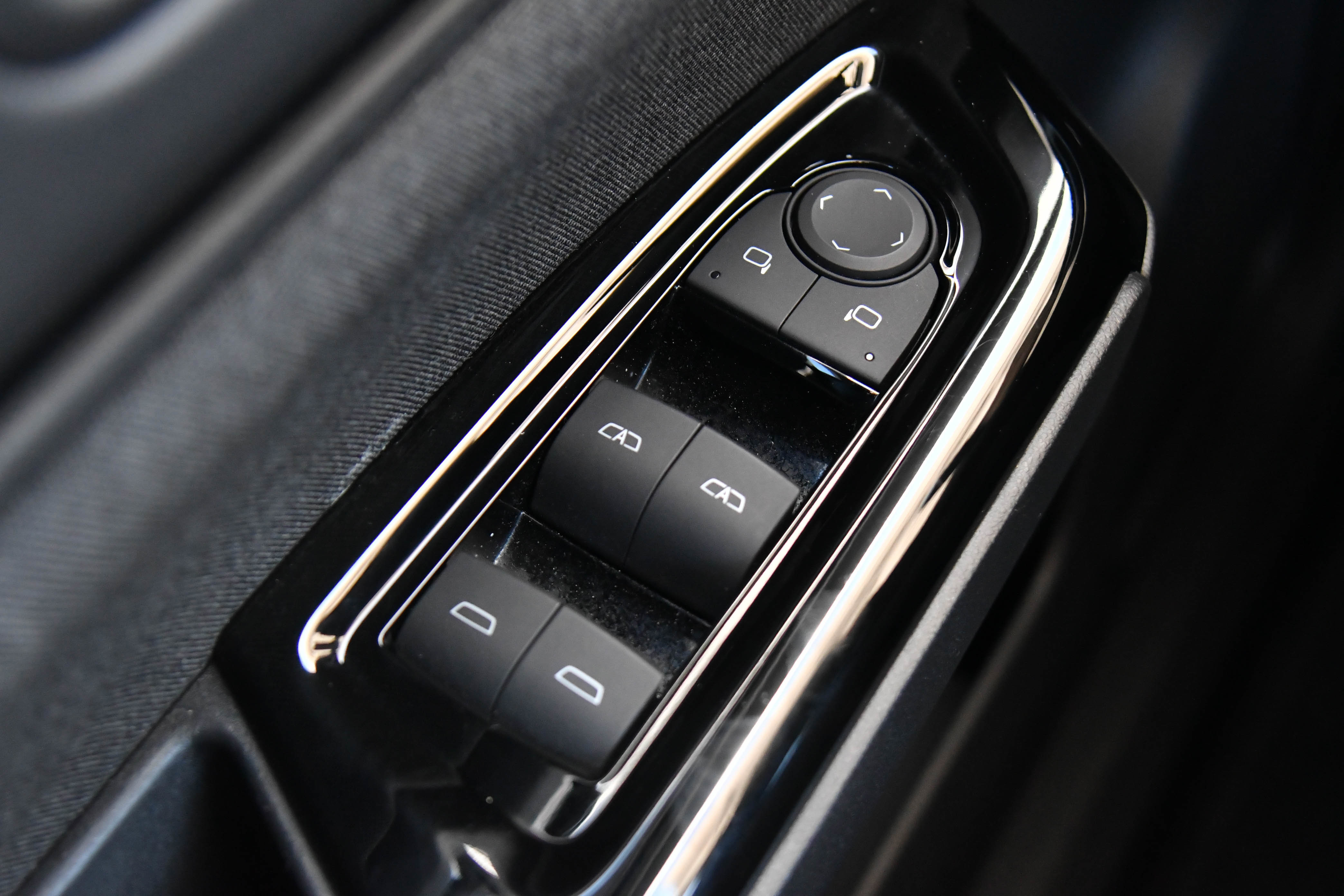 Used 2024 Honda Prologue EX image 36