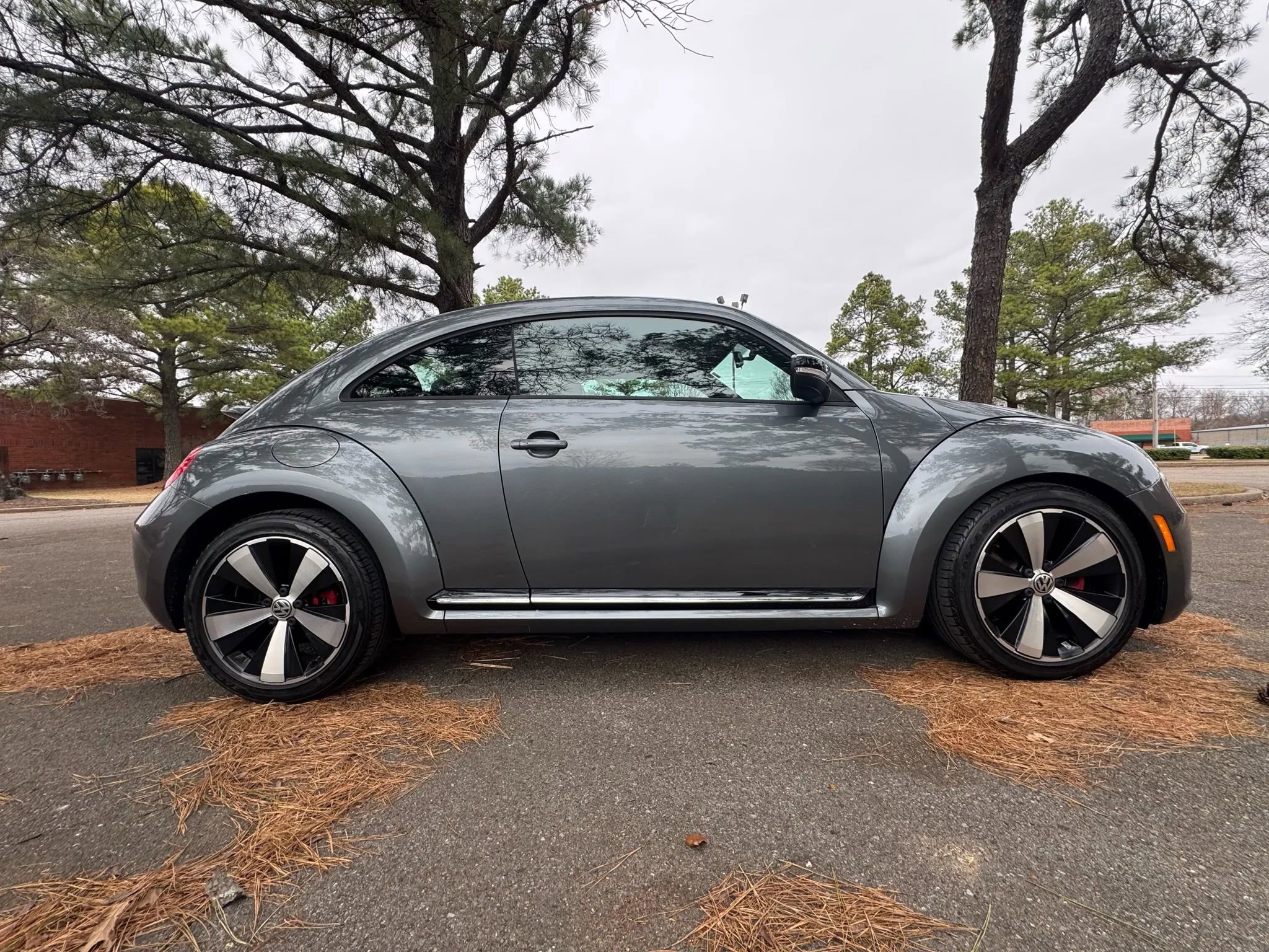 Used 2012 Volkswagen Beetle 2.0T image 8