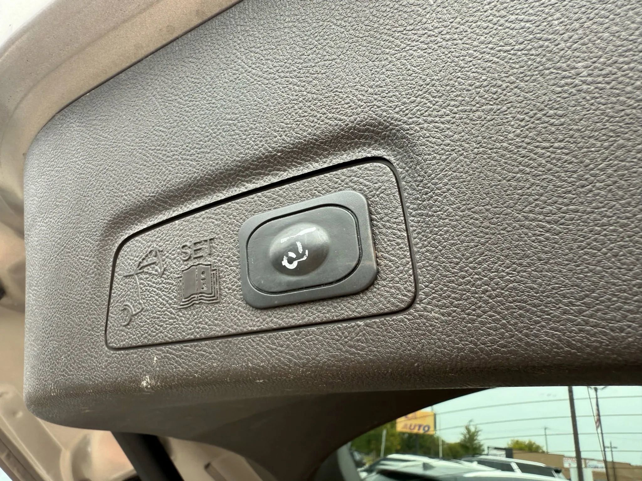 Used 2018 Lincoln MKC Reserve w/ Lincoln MKC Climate Package image 32