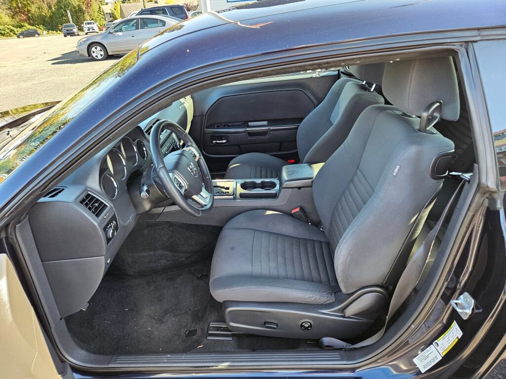 Used 2012 Dodge Challenger SXT RWD image 12