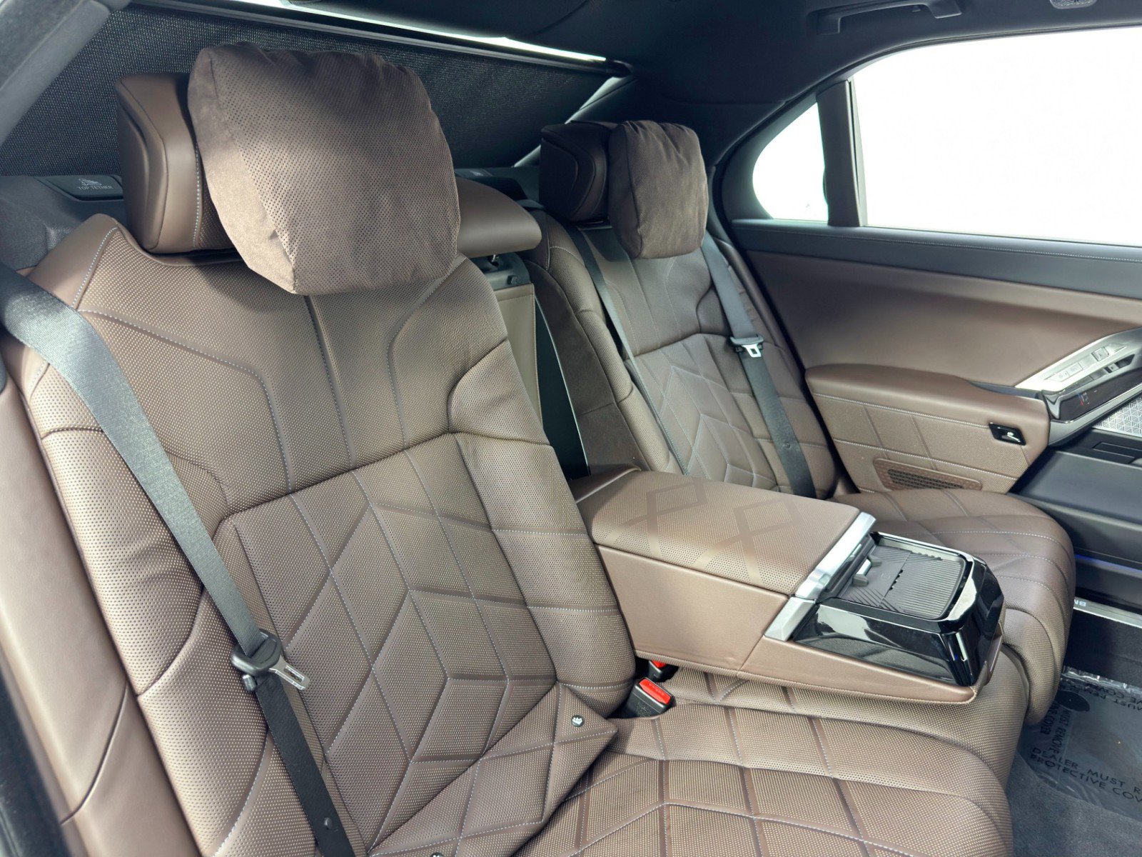 Used 2023 BMW i7 xDrive60 image 47