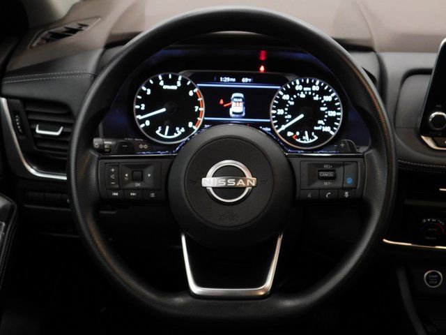 Used 2023 Nissan Rogue SV image 38