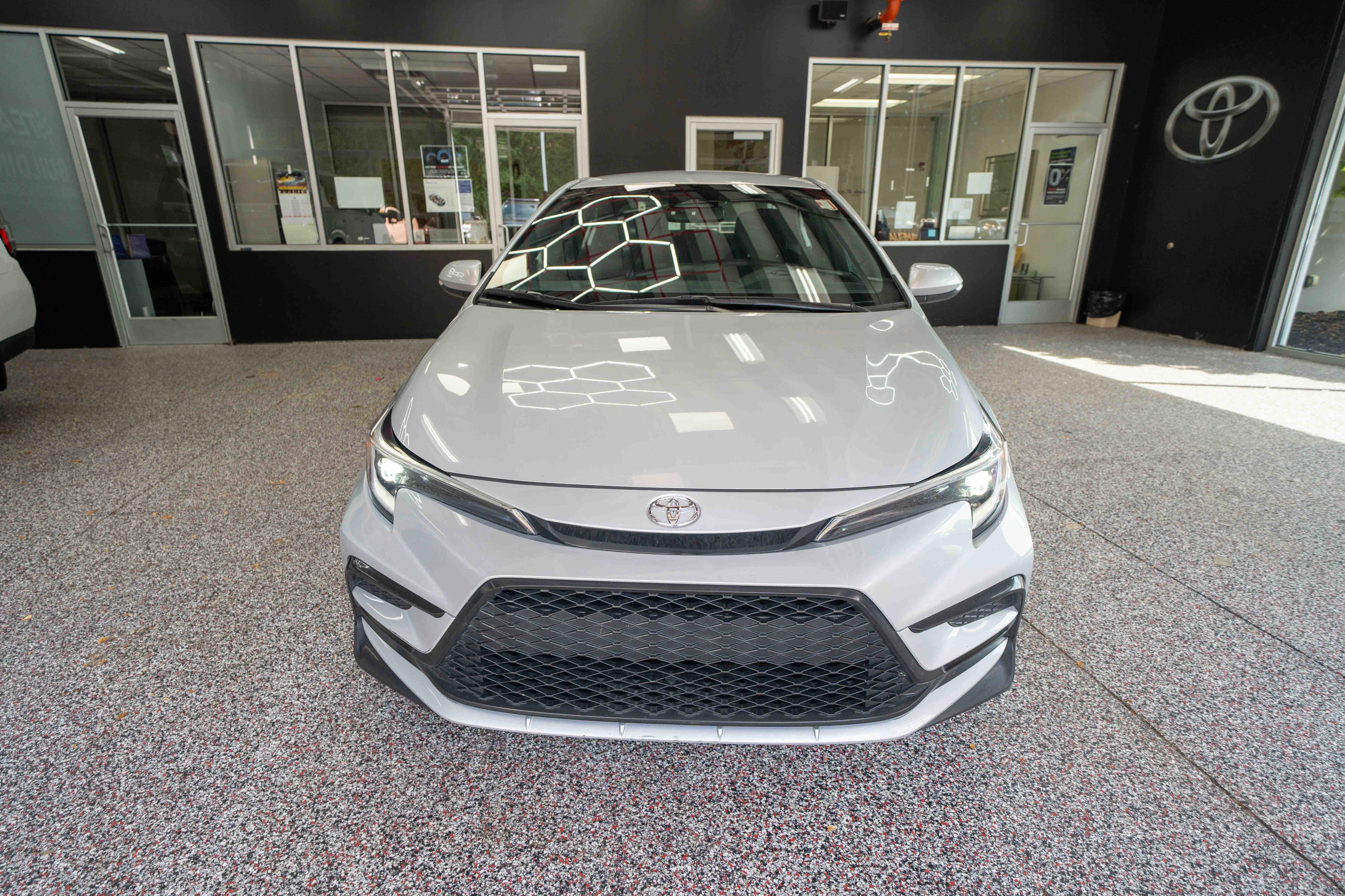 Used 2024 Toyota Corolla SE FWD image 6