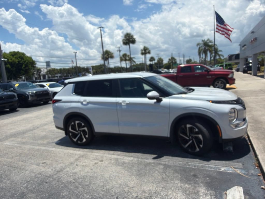 Used 2022 Mitsubishi Outlander SE FWD image 9