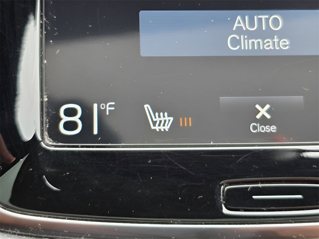 Used 2016 Volvo XC90 T6 Momentum image 37