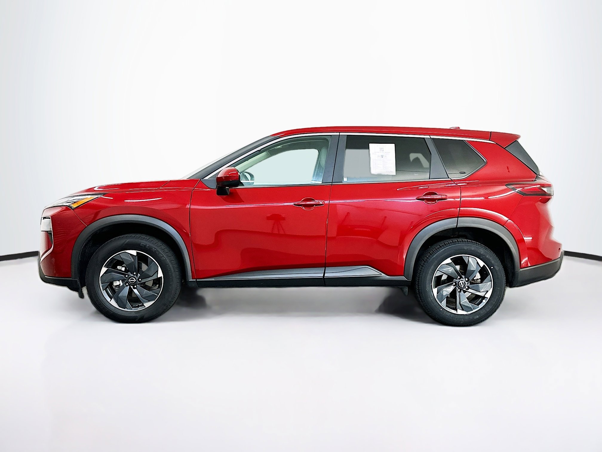 Used 2025 Nissan Rogue SV image 4