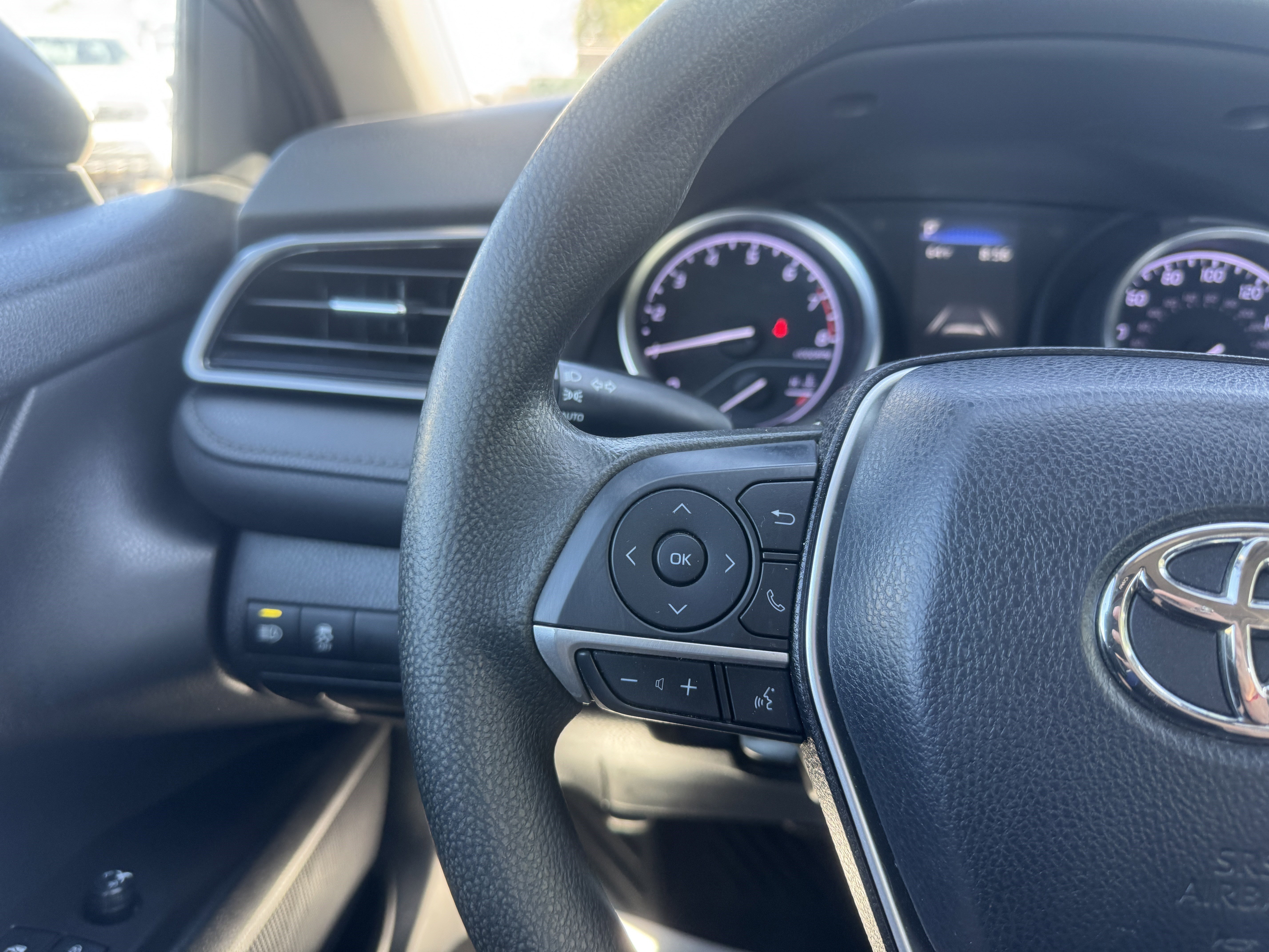 Certified 2021 Toyota Camry LE FWD image 31