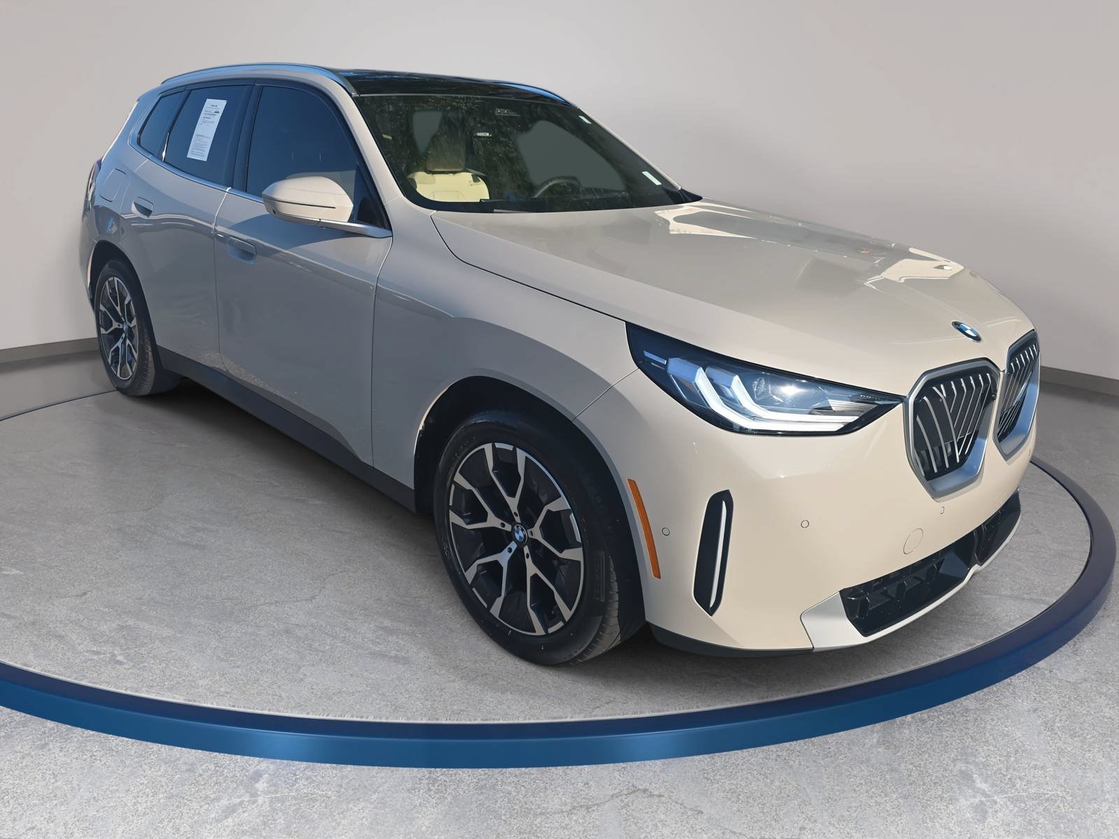 Used 2025 BMW X3 xDrive30i w/ Premium Package AWD/4WD image 3