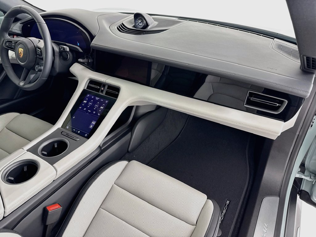 New 2026 Porsche Taycan RWD image 31
