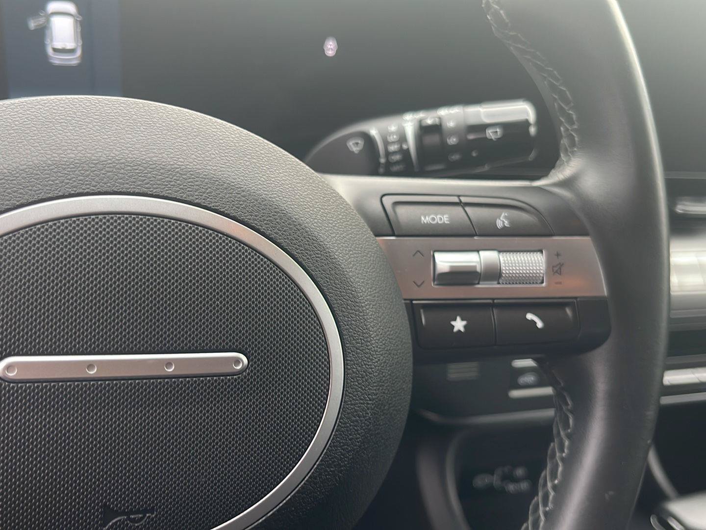 Certified 2025 Hyundai Kona SEL AWD/4WD image 31