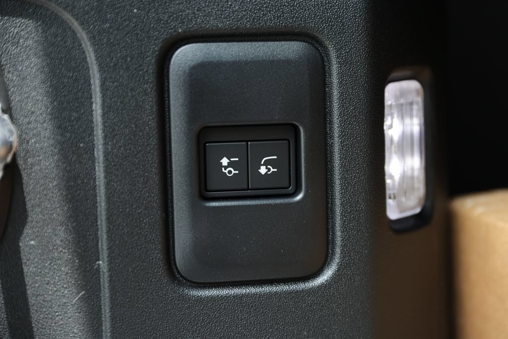 New 2026 Land Rover Defender 110 X AWD/4WD image 12