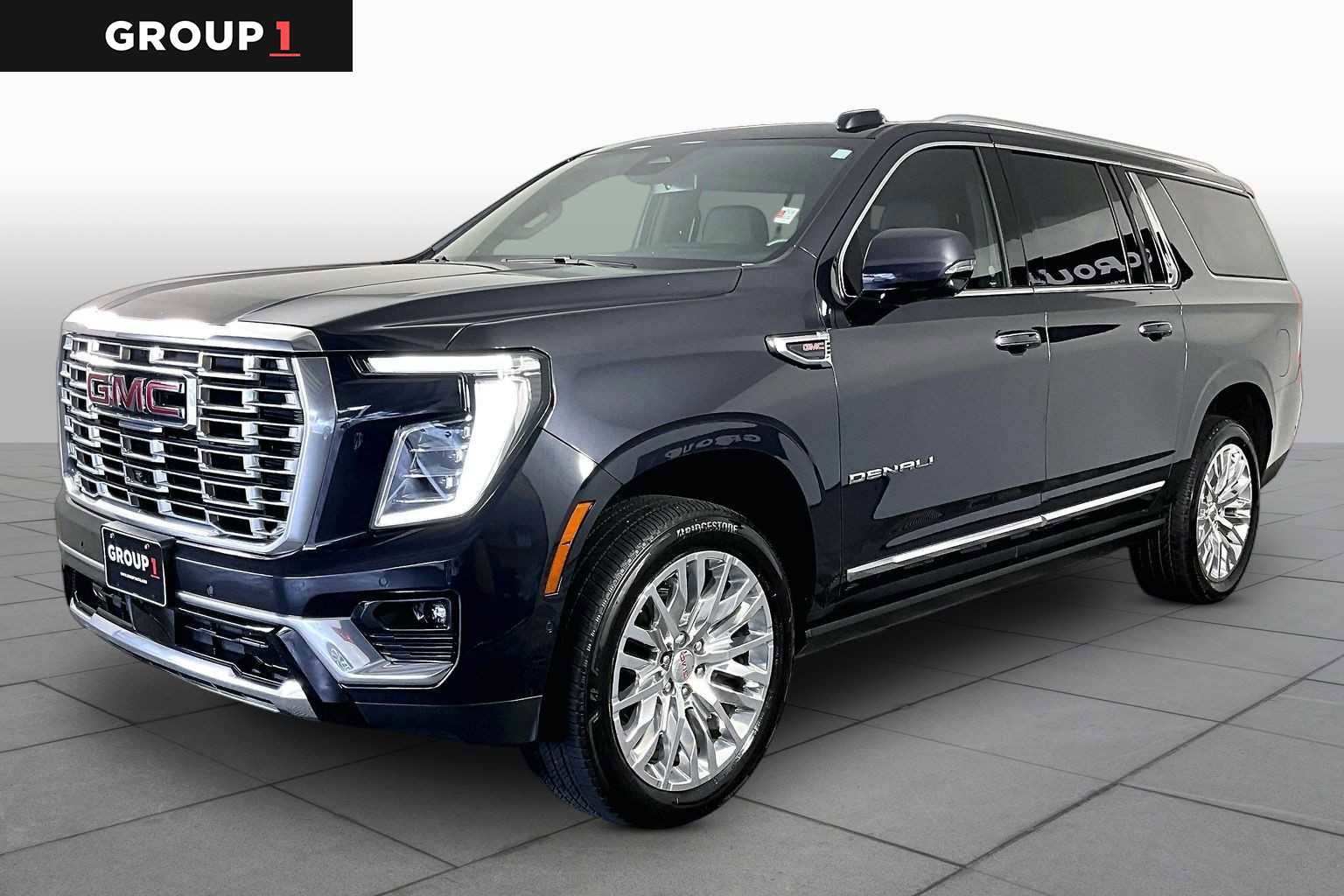 Used 2025 GMC Yukon XL Denali w/ Sun & Power Step Package AWD/4WD image 1