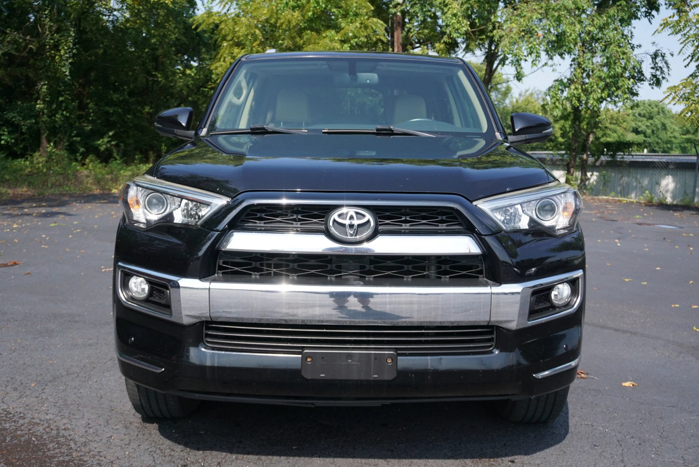 Used 2016 Toyota 4Runner Limited AWD/4WD image 2
