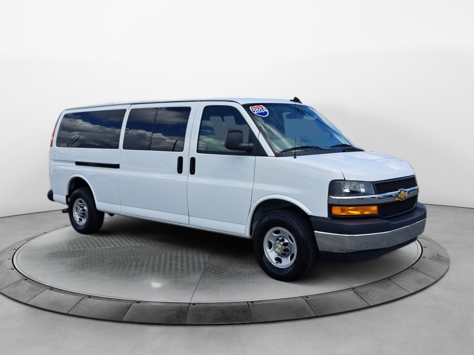 Used 2024 Chevrolet Express 3500 LT w/ LT Preferred Equipment Group RWD video 1