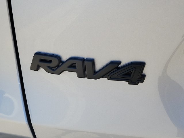 Used 2025 Toyota RAV4 XLE AWD/4WD image 29