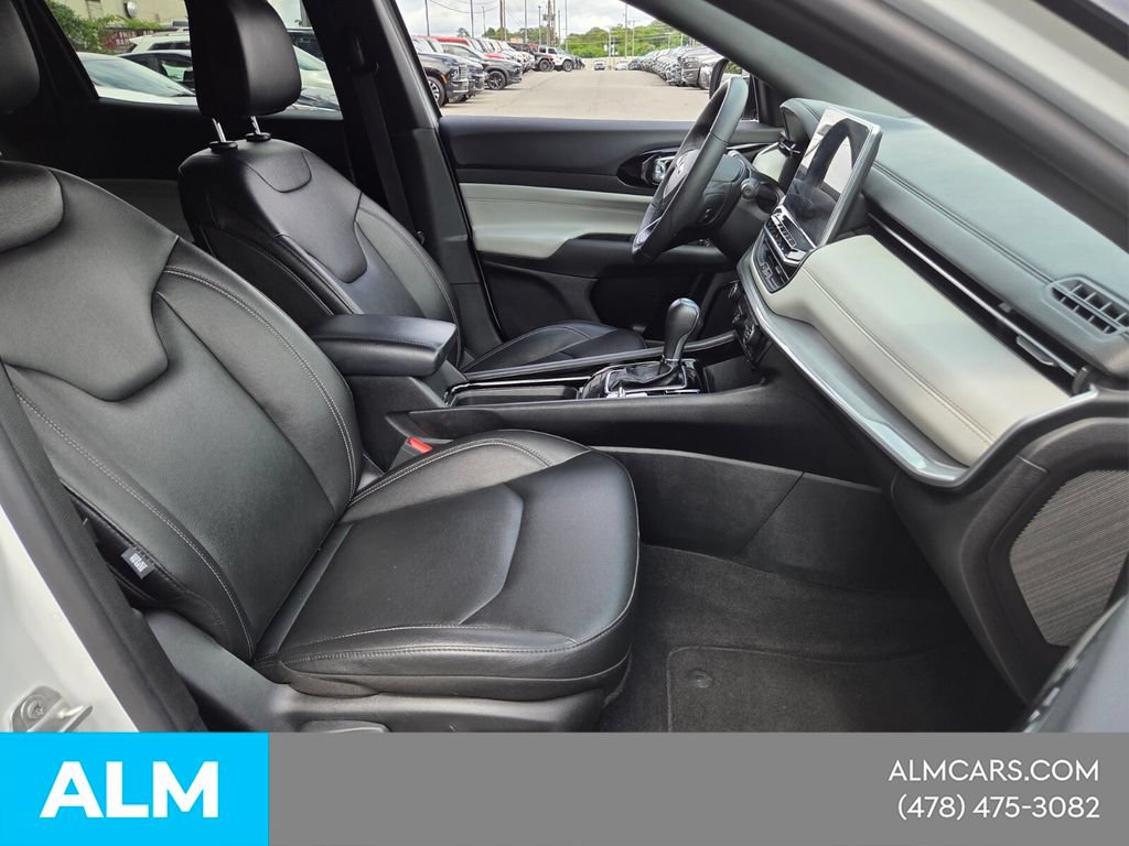 Used 2025 Jeep Compass Limited AWD/4WD image 17