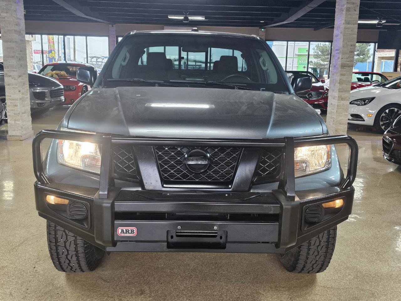 Used 2017 Nissan Frontier SV image 2