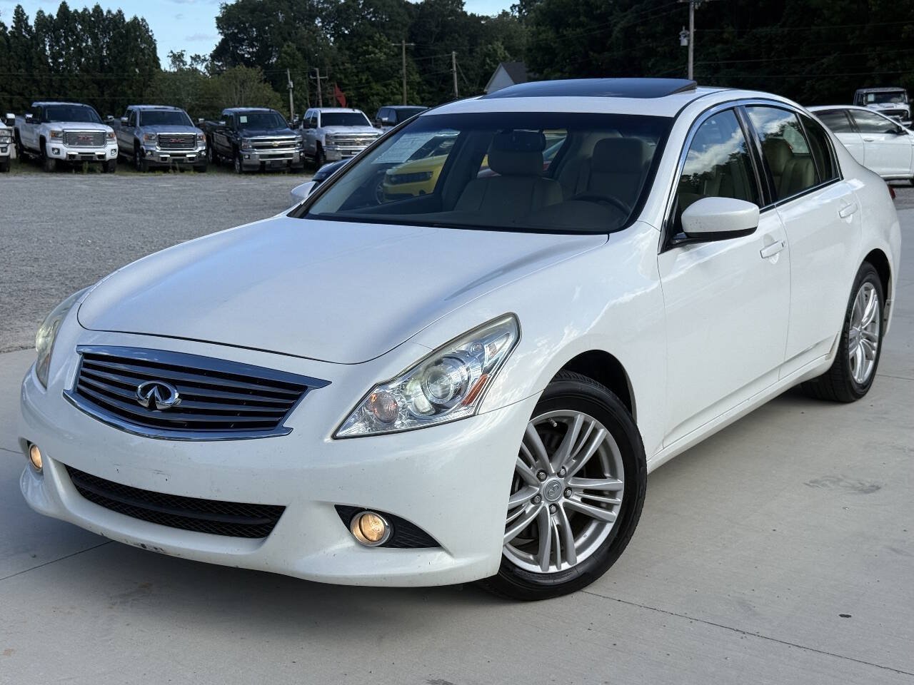 Used 2010 INFINITI G37 x Sedan w/ Premium Pkg AWD/4WD image 3