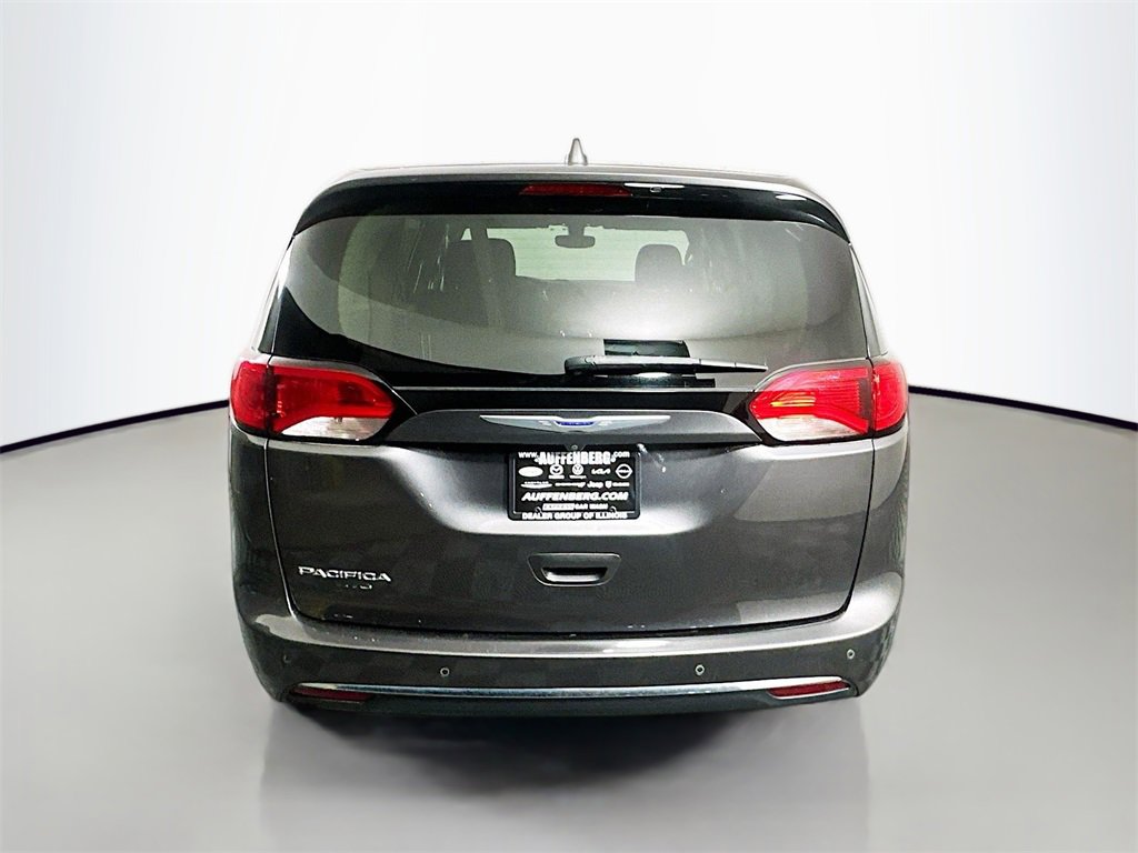 Used 2018 Chrysler Pacifica Touring Plus w/ Tire & Wheel Group image 6